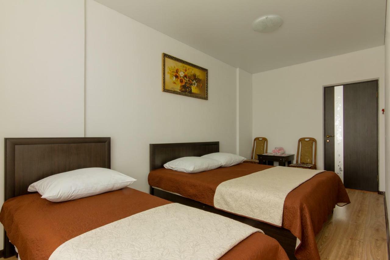 Rooms With Fortetsya View 2 Kamianets-Podilskyi Exterior photo